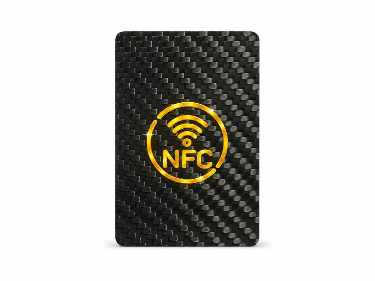 Carte Art Aigle NFC – Fibre de Carbone + Puce NFC | Artistique & Intelligent — carbon fiber close-up view 1