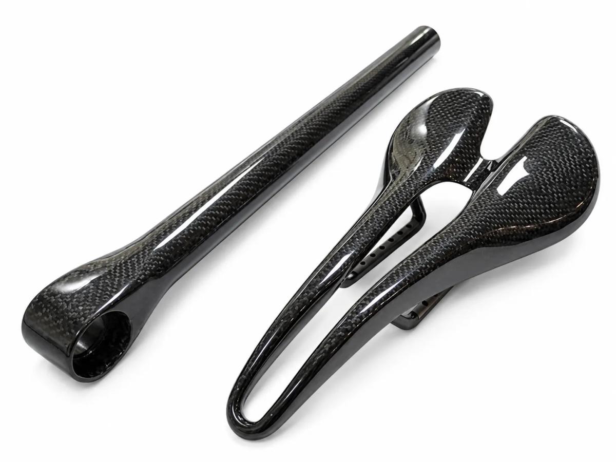 3K Carbon Fiber Bicycle Seatpost & Saddle – Custom Carbon Fiber Bike Components — carbon fiber close-up view 1