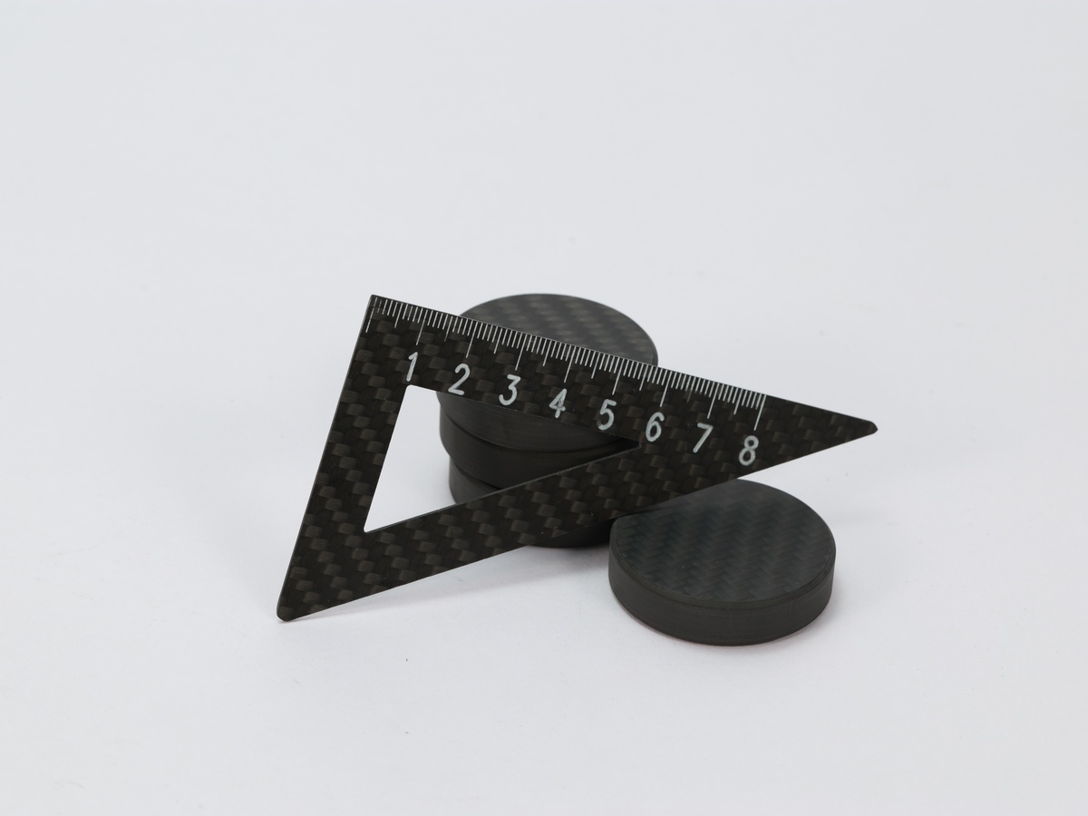 量角器三角尺 — carbon fiber close-up view 4